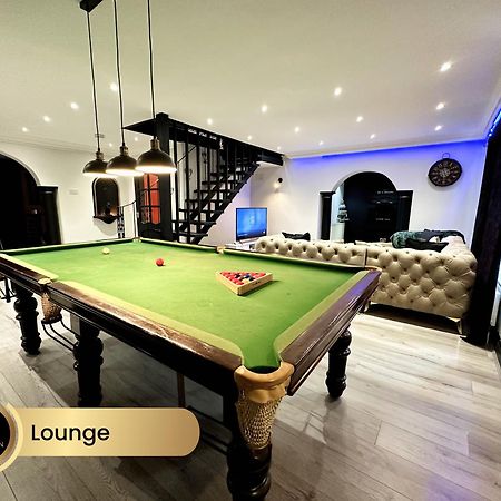 4 Bedroom House, Heathrow Airport, Luxe Inn Colnbrook Bagian luar foto