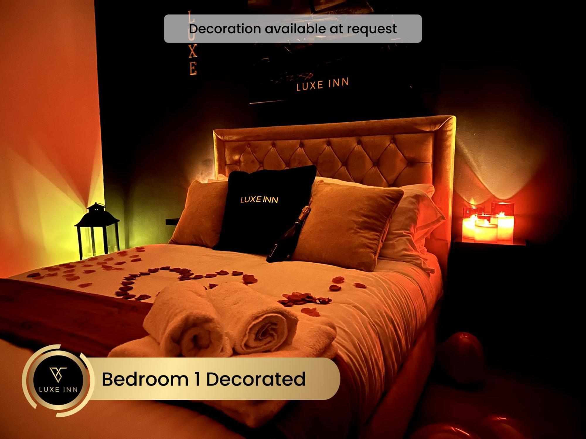 4 Bedroom House, Heathrow Airport, Luxe Inn Colnbrook Bagian luar foto