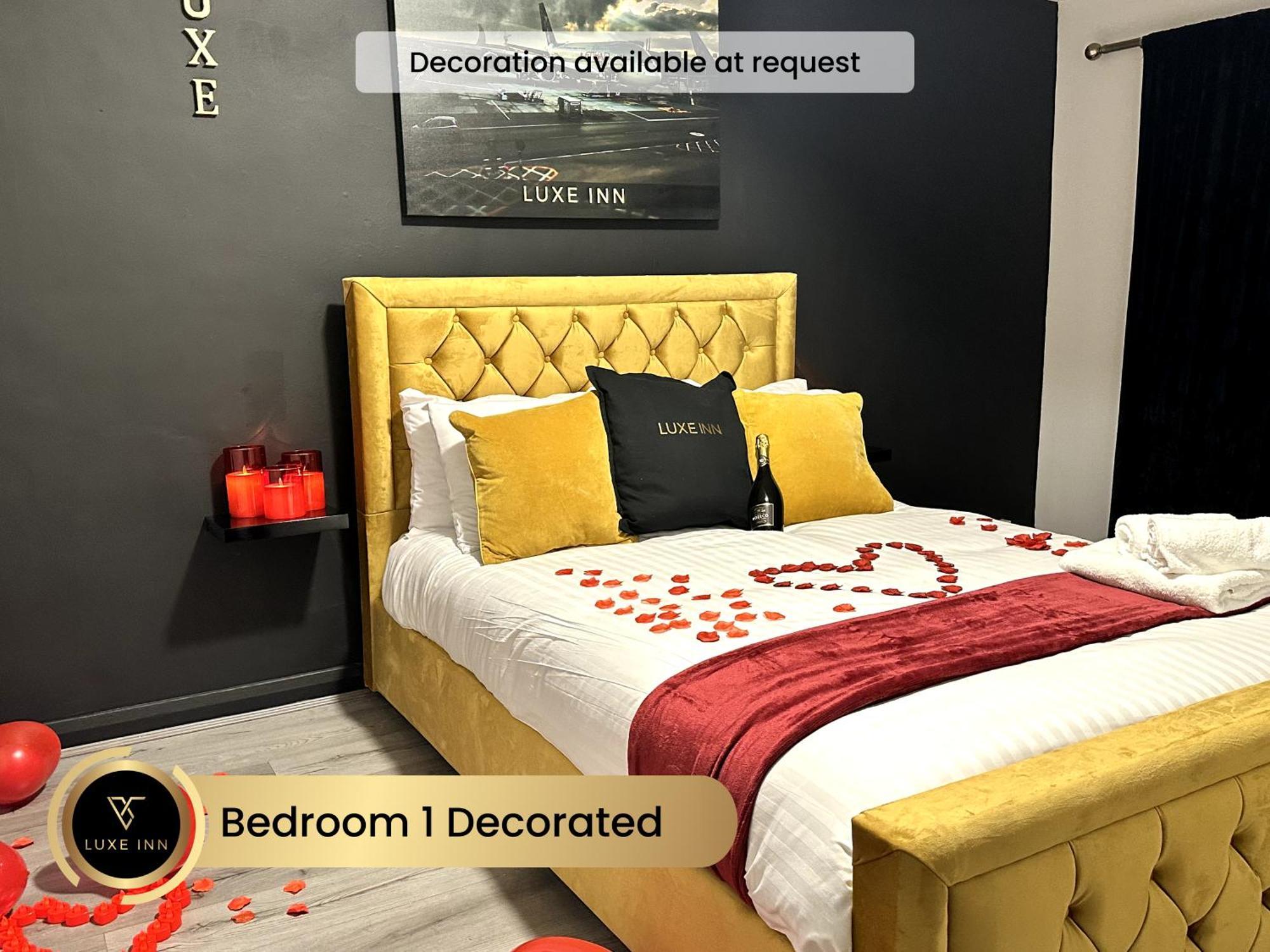 4 Bedroom House, Heathrow Airport, Luxe Inn Colnbrook Bagian luar foto