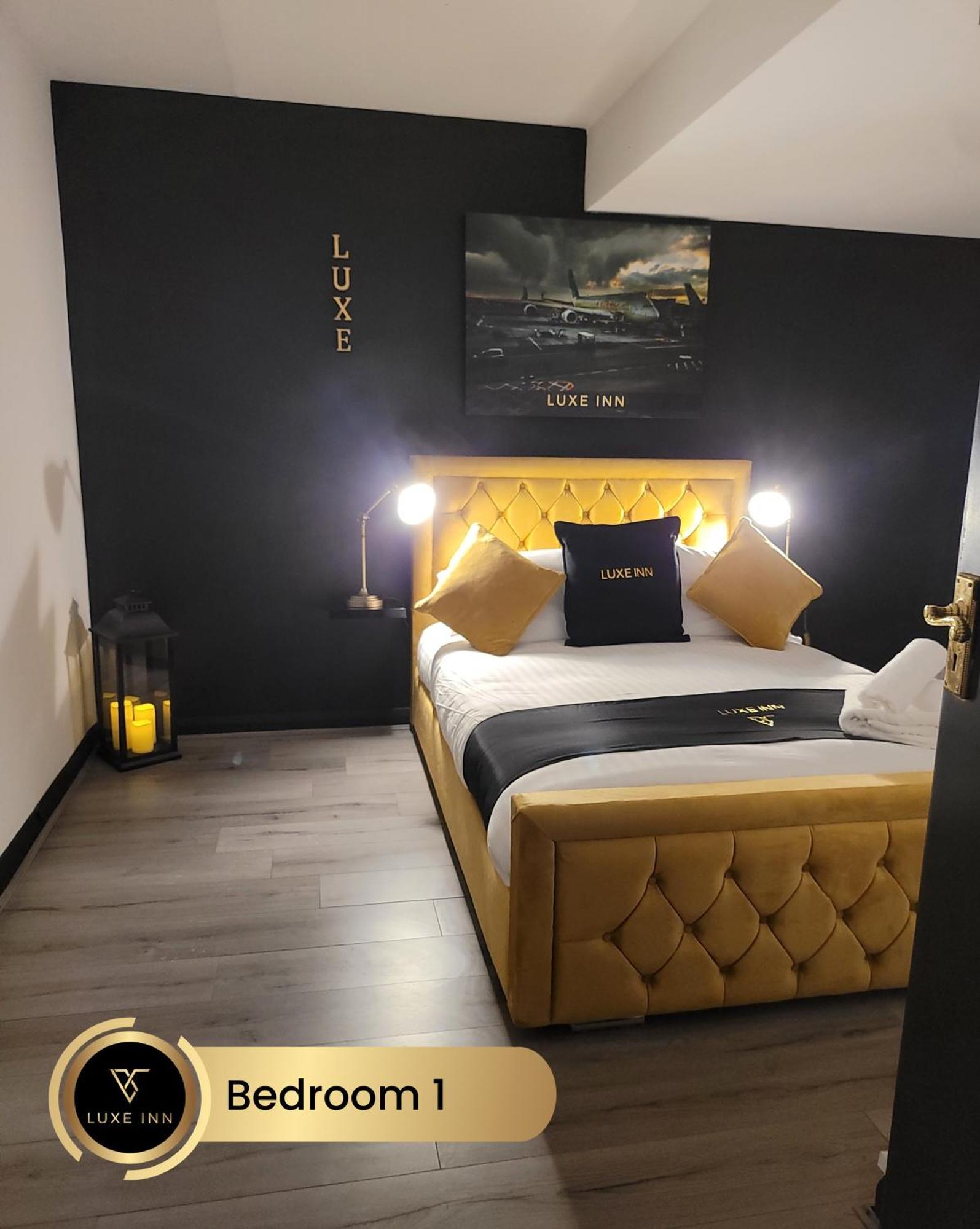 4 Bedroom House, Heathrow Airport, Luxe Inn Colnbrook Bagian luar foto