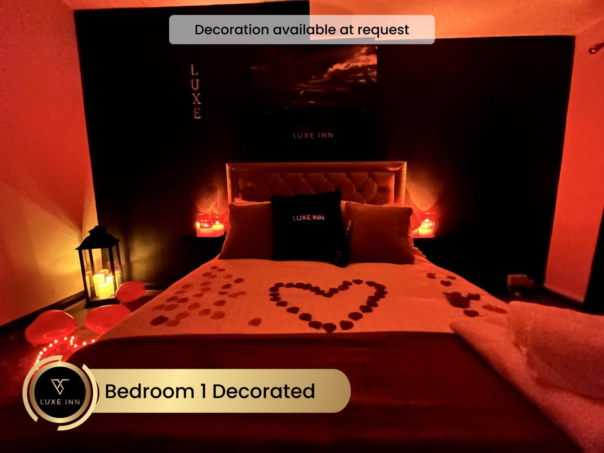 4 Bedroom House, Heathrow Airport, Luxe Inn Colnbrook Bagian luar foto