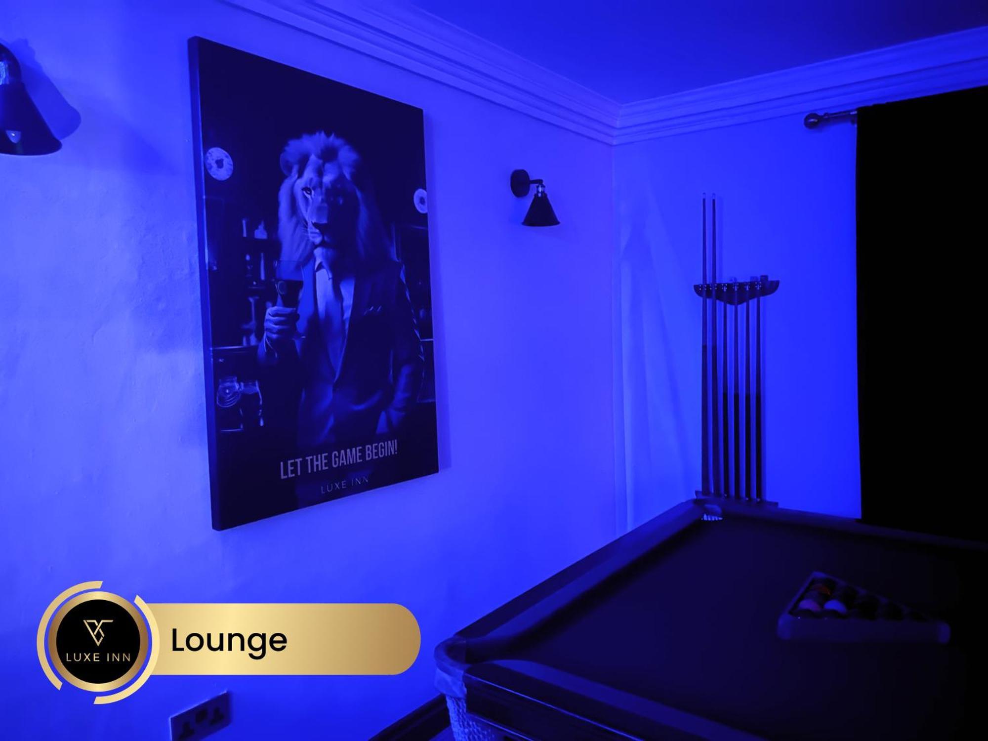 4 Bedroom House, Heathrow Airport, Luxe Inn Colnbrook Bagian luar foto