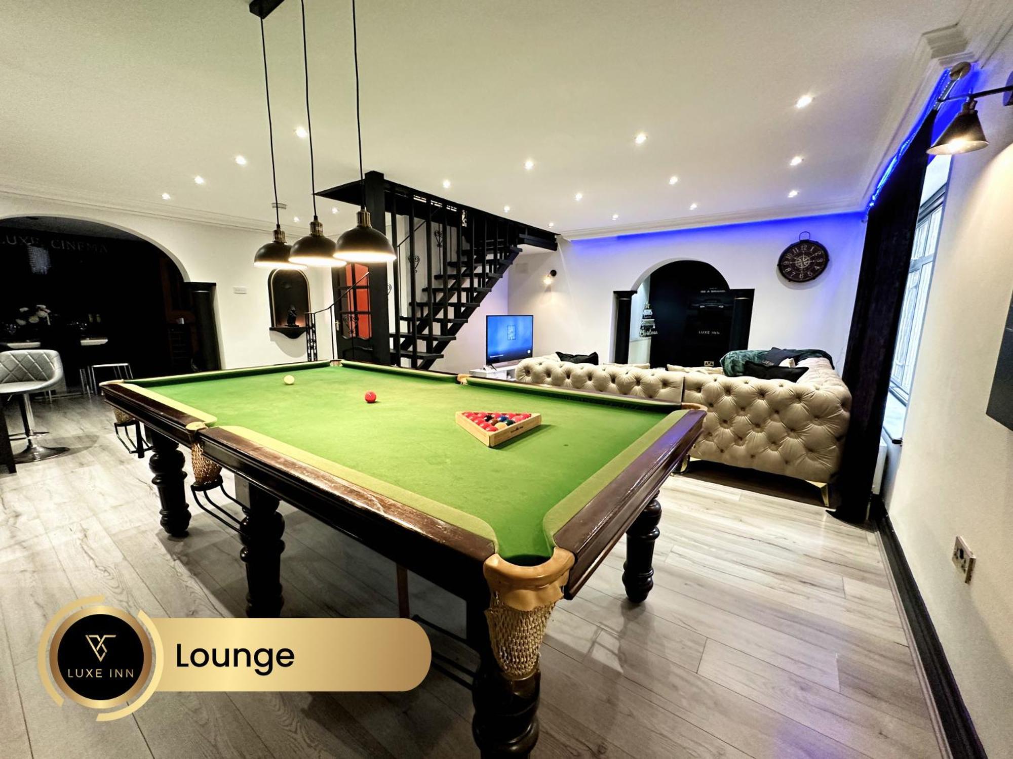 4 Bedroom House, Heathrow Airport, Luxe Inn Colnbrook Bagian luar foto