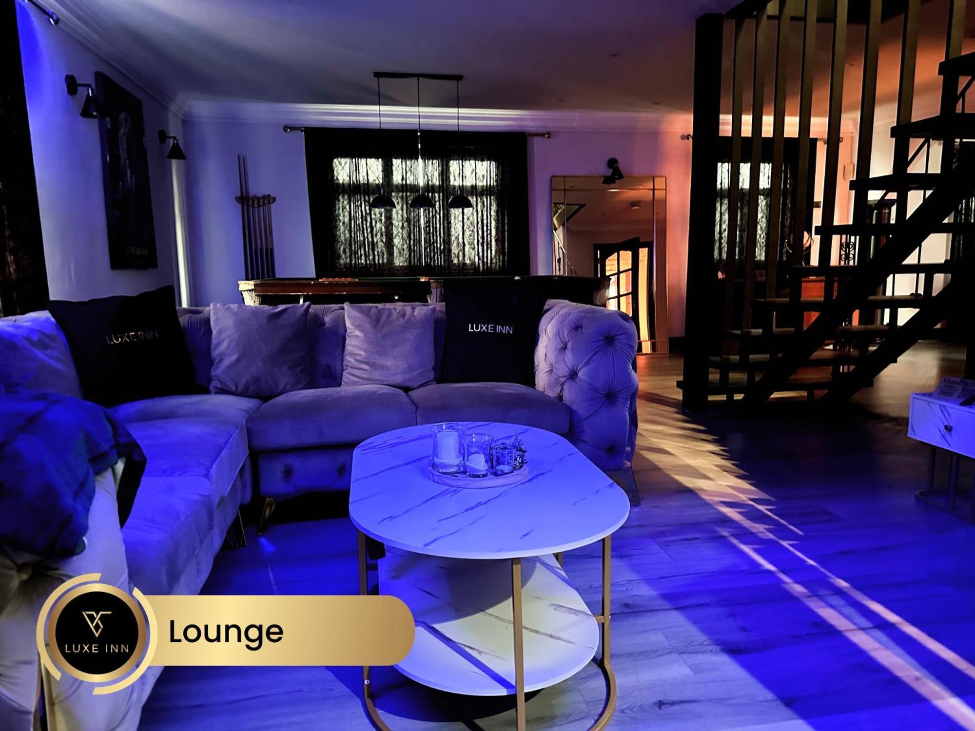 4 Bedroom House, Heathrow Airport, Luxe Inn Colnbrook Bagian luar foto