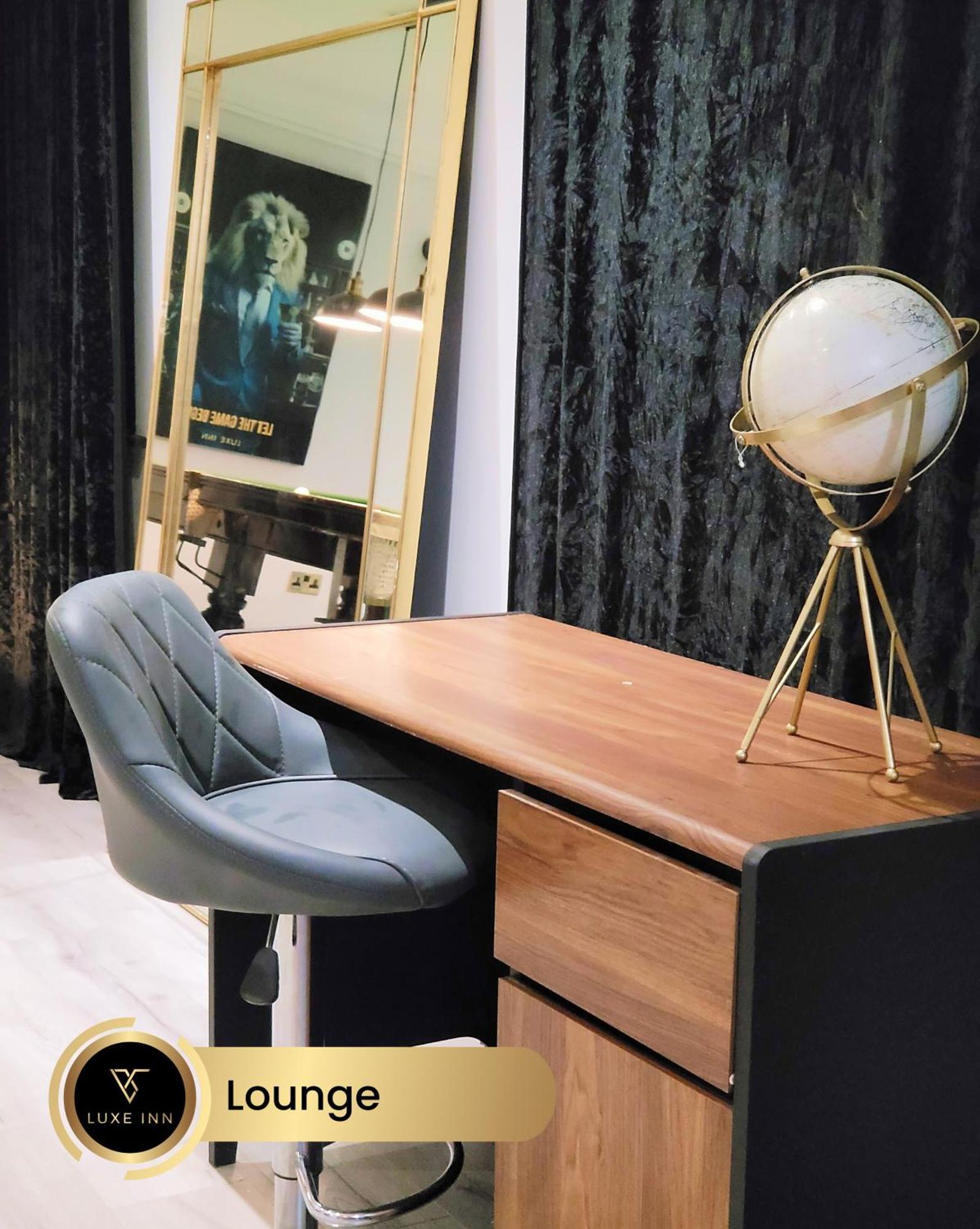 4 Bedroom House, Heathrow Airport, Luxe Inn Colnbrook Bagian luar foto