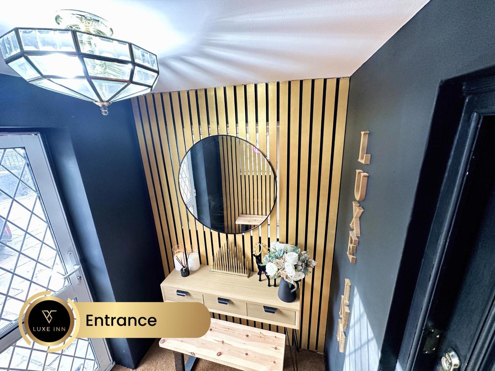 4 Bedroom House, Heathrow Airport, Luxe Inn Colnbrook Bagian luar foto